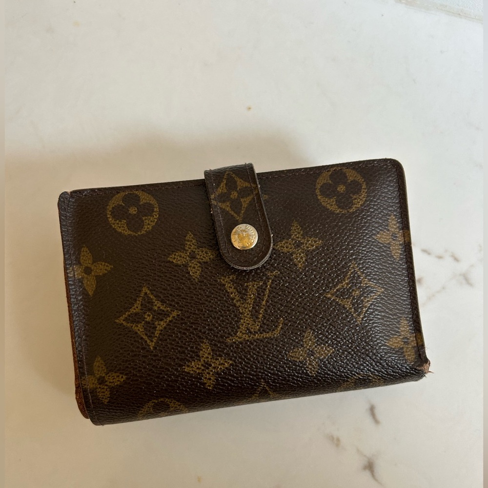 Louis Vuitton wallet with coin